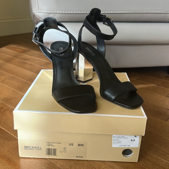 Michael Michael Kors - Picture 2 of 9